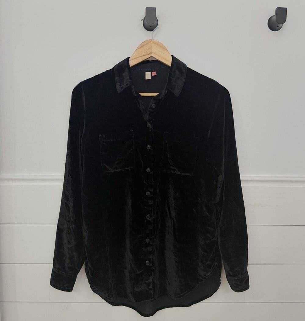 Women’s Anthropologie Pilcro Hadley Relaxed Velvet Button down Black Size XXS